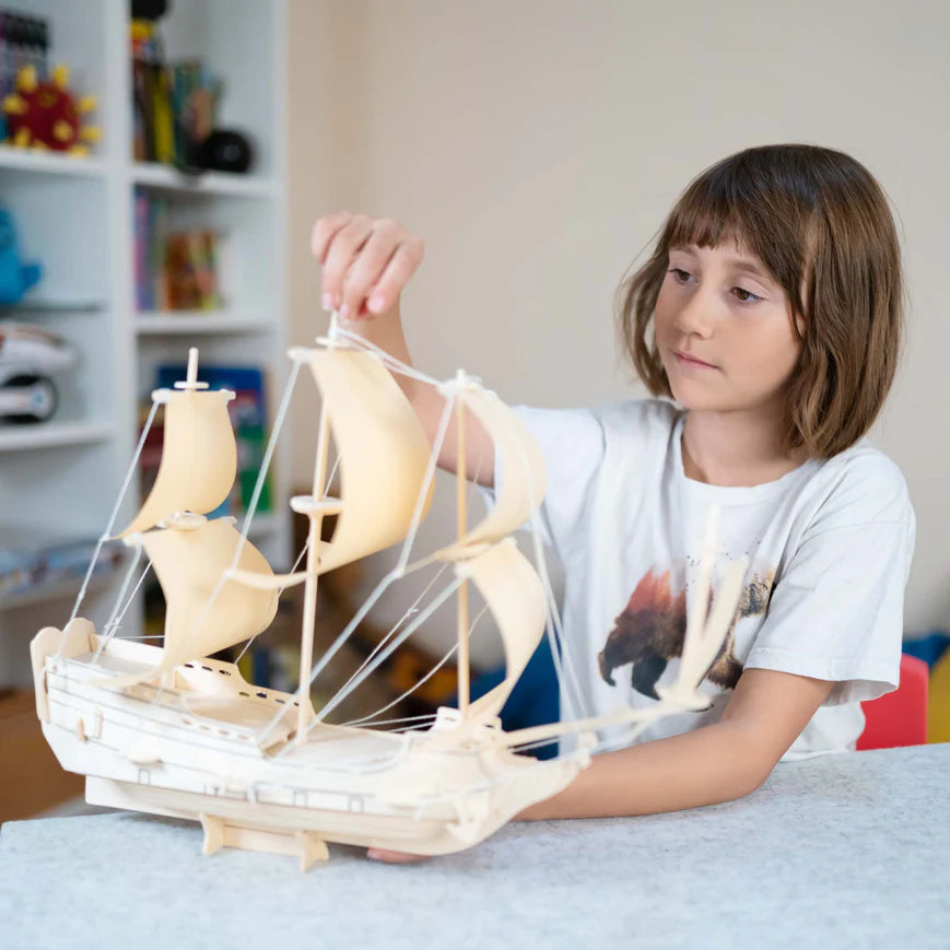 HMS Endeavour Ship Building Kit
