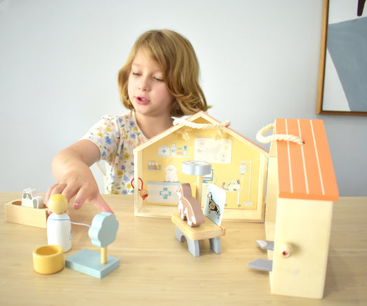 Wooden Portable Veterinary Hospital Playset