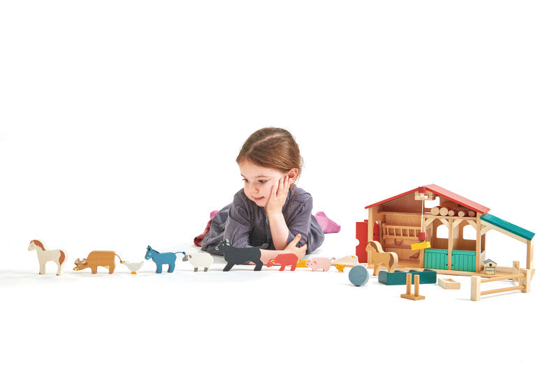 Wooden Farm and Farm Animals