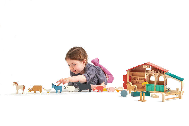 Wooden Farm and Farm Animals