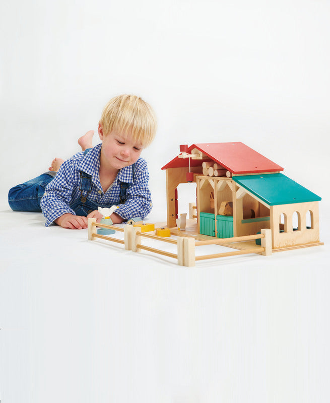 Wooden Farm and Farm Animals