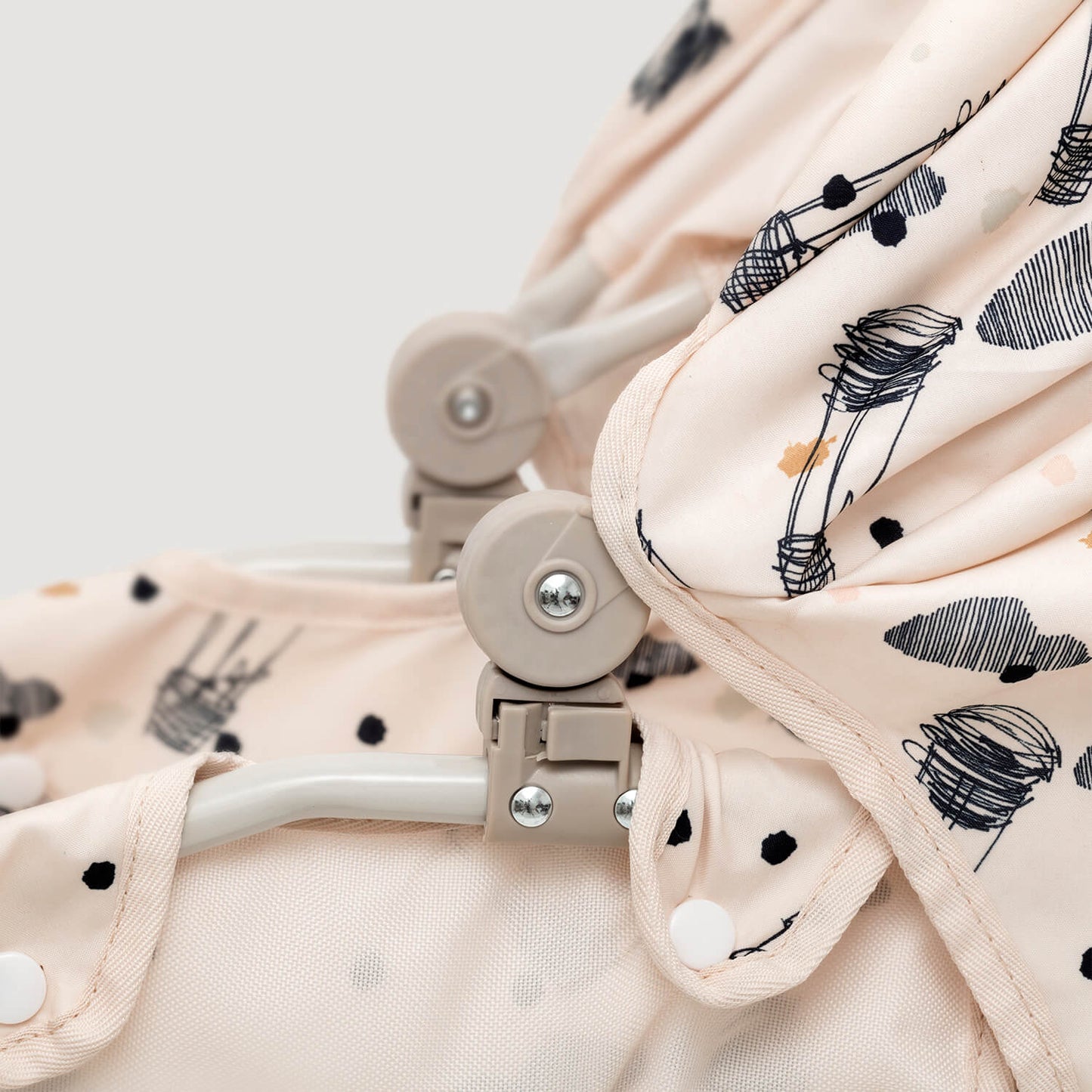 Skrallan Doll's Pram with Bassinet