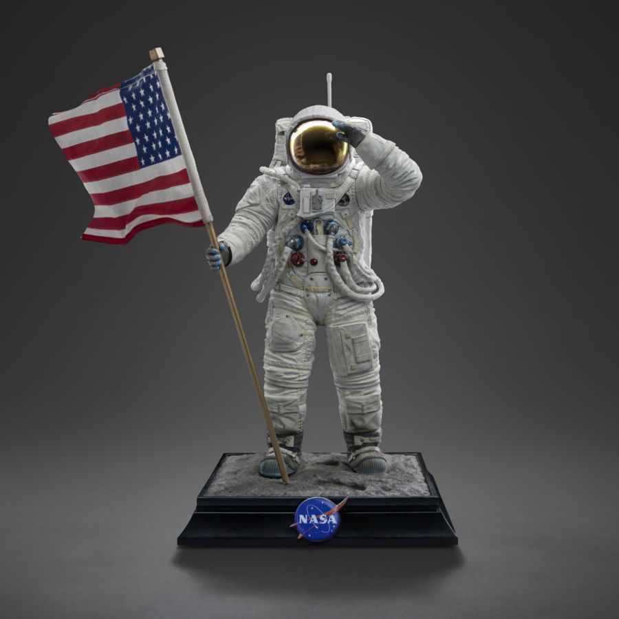 Apollo 11 – Astronaut 1:10 Scale Statue