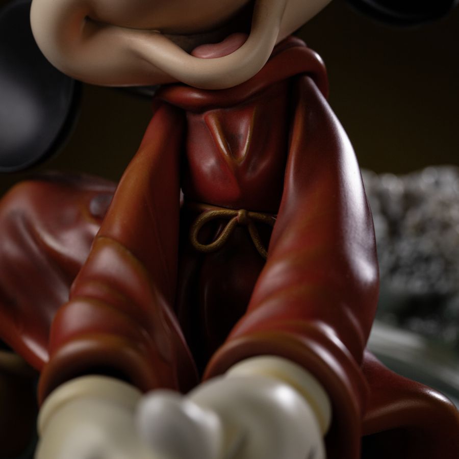 Disney – Sorcerer Mickey Deluxe 1:10 Scale Statue – product image 10