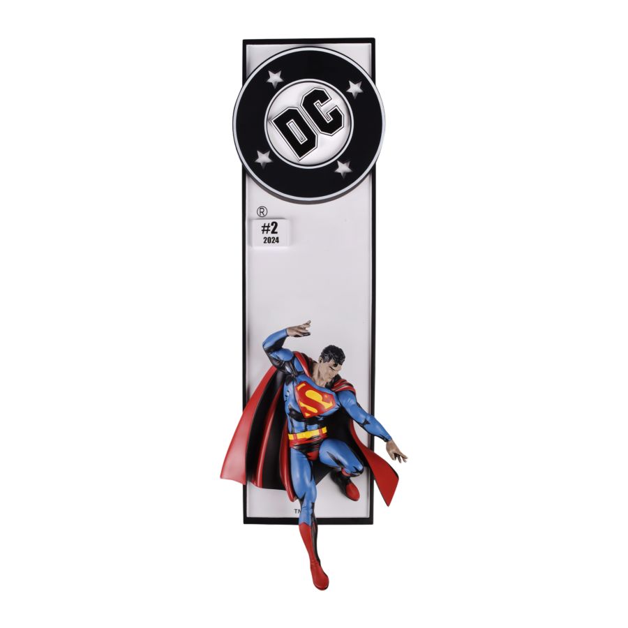 DC Comics – Superman Comic Corner Box 1:10 Scale Resin Wall Art Statue