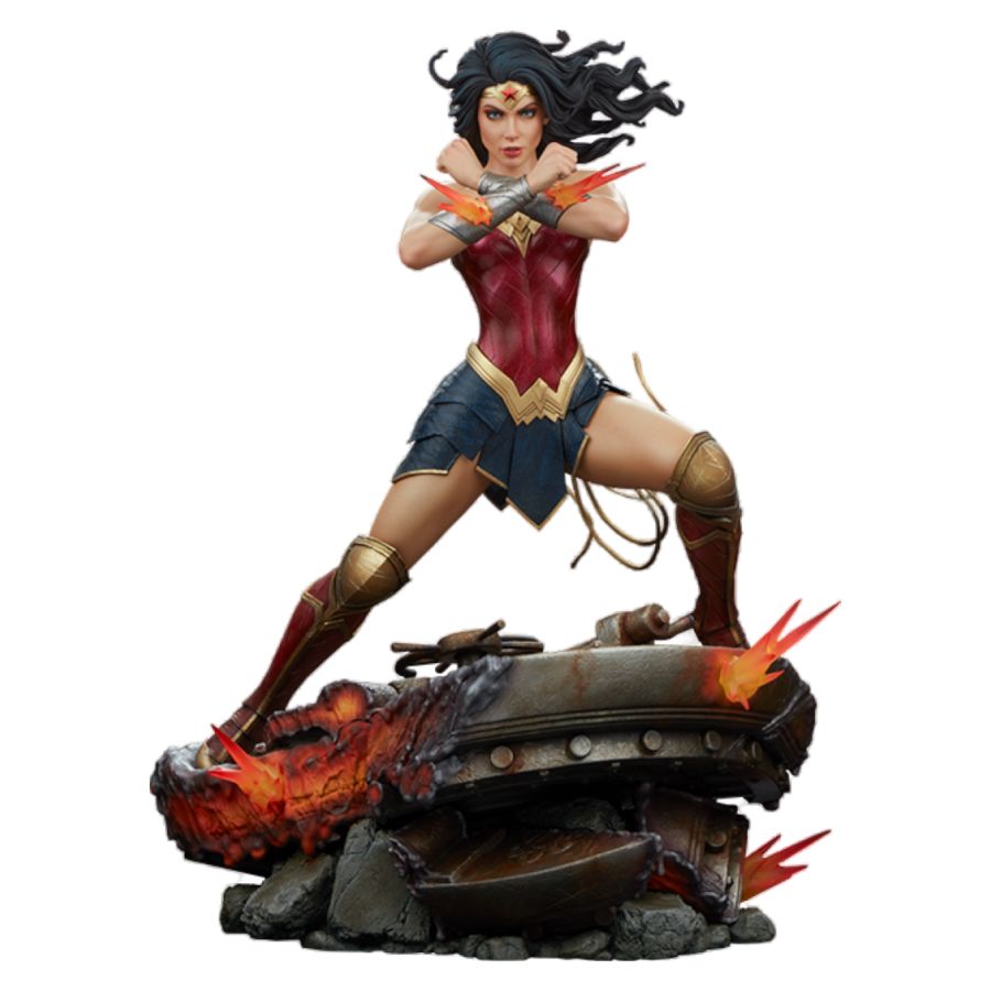 Wonder Woman – Saving The Day Premium Format Statue