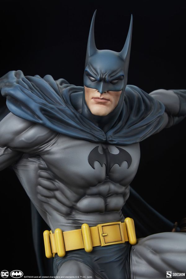 Batman – Batman Premium Format 1:4 Scale Statue – product image 8