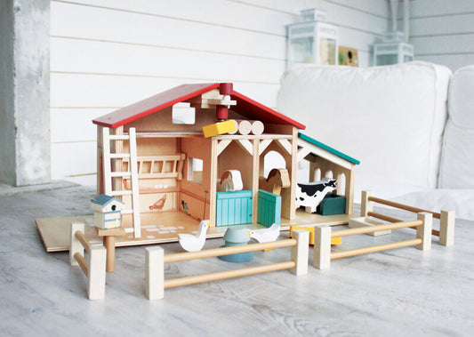 Wooden Farm and Farm Animals