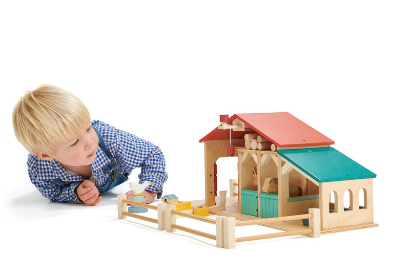 Wooden Farm and Farm Animals