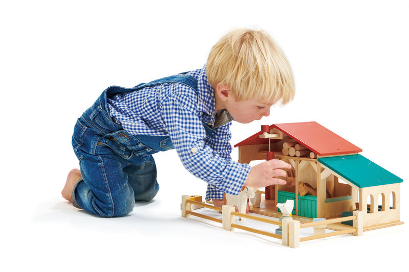 Wooden Farm and Farm Animals