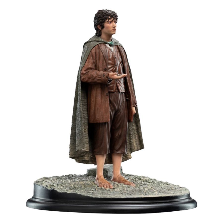 The Lord of the Rings – Frodo Baggins, Ringbearer Classic Series 1:6 Scale Statue – additional product view